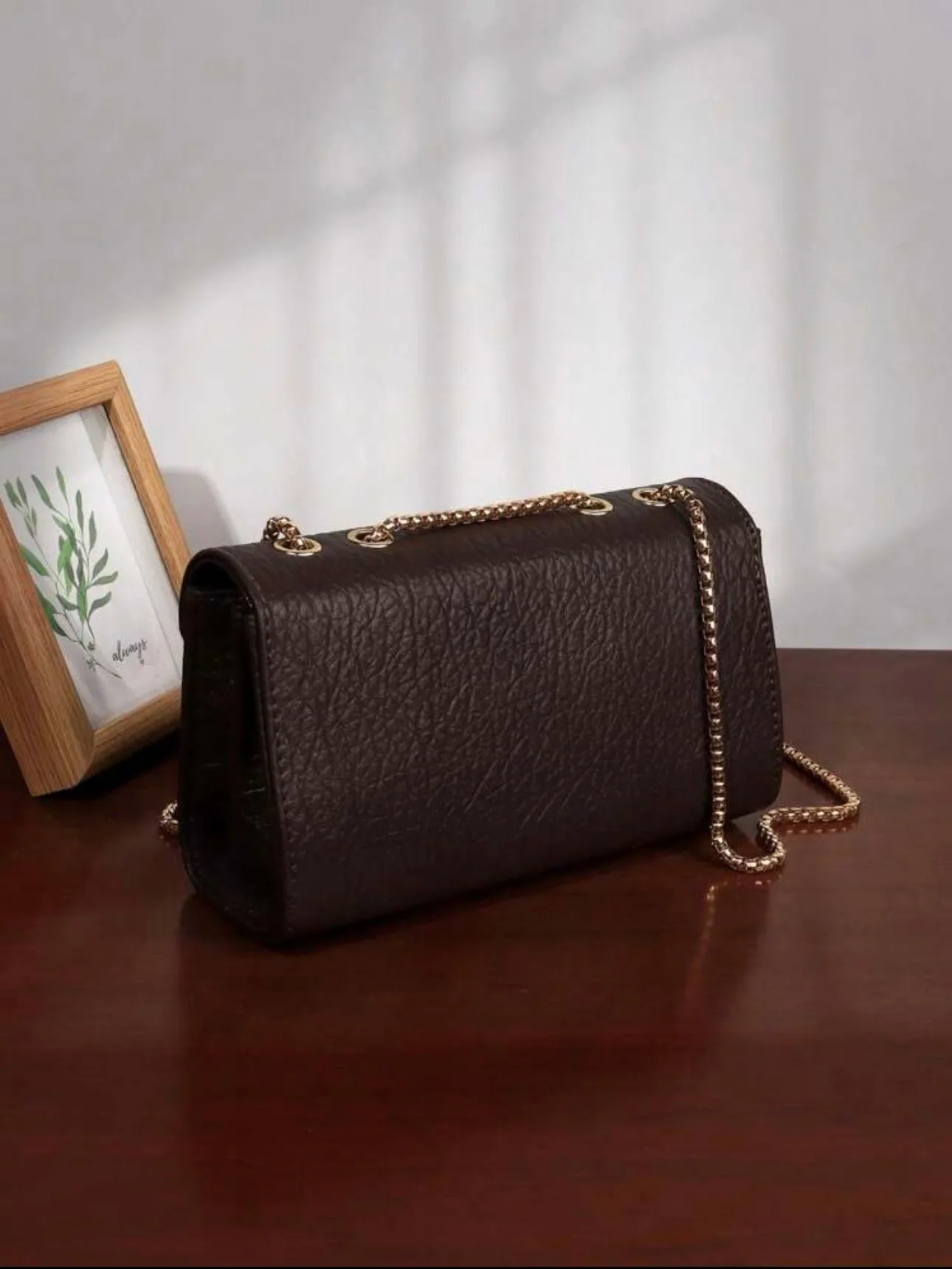 Brunette Beauty Shoulder Bag with Chain