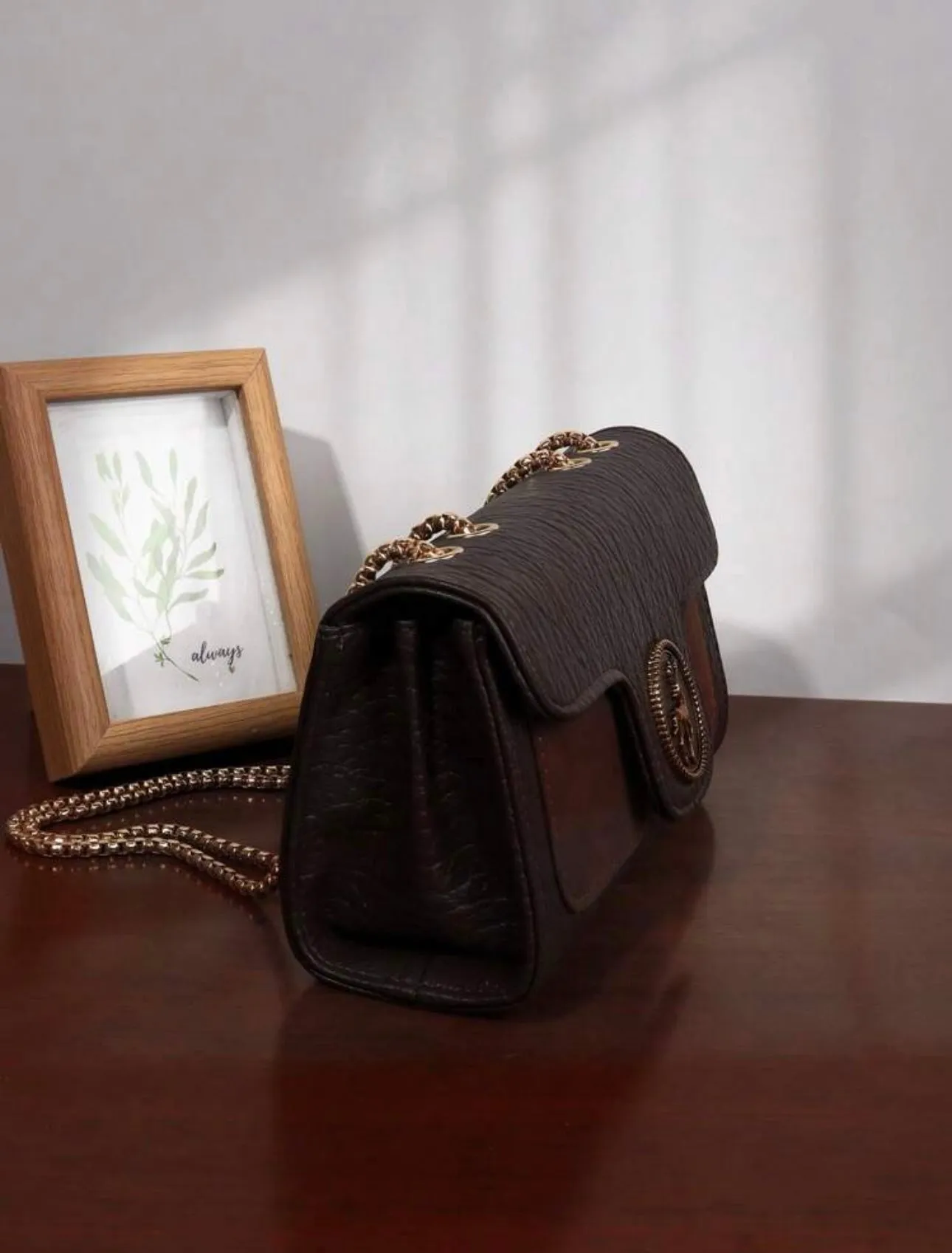 Brunette Beauty Shoulder Bag with Chain
