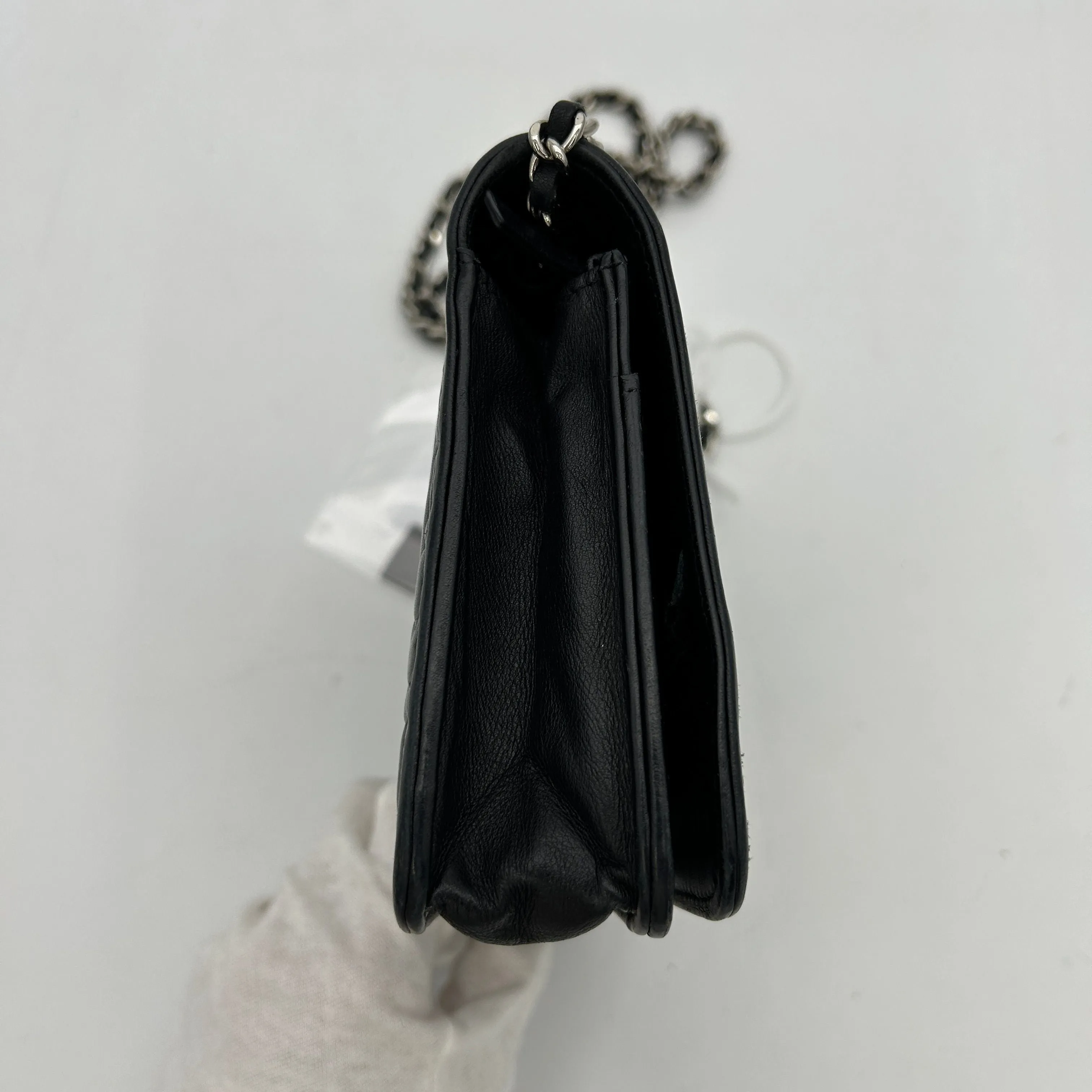 Chanel Camellia Wallet On Chain - Black Clutches, Handbags LA32119