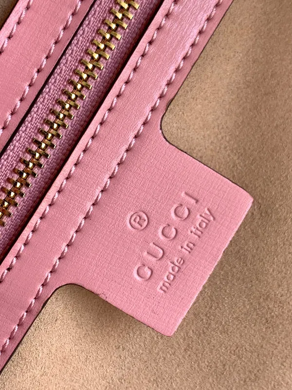 Gucci   Luxury Bags  1042