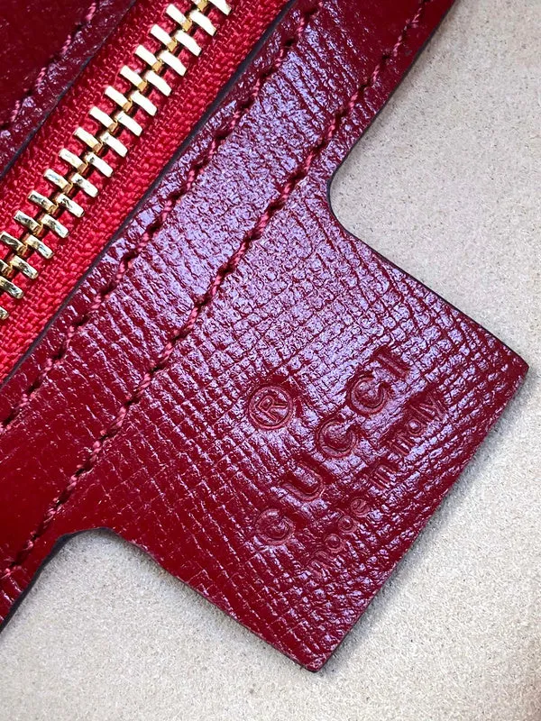 Gucci   Luxury Bags  1051