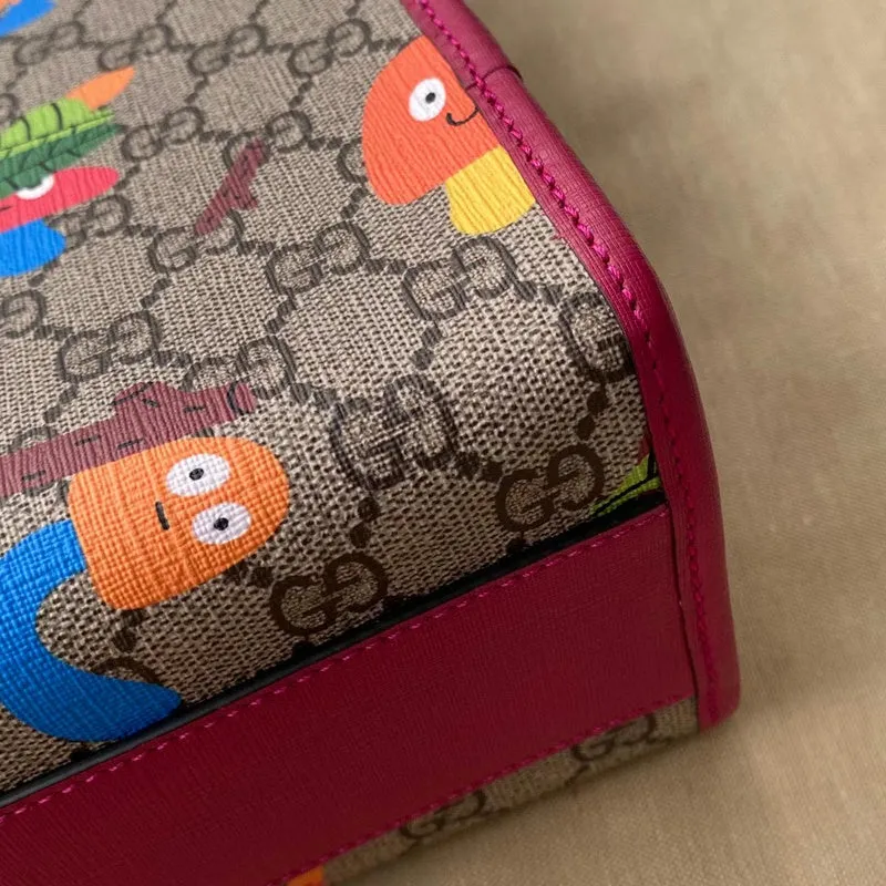 Gucci   Luxury Bags  1056