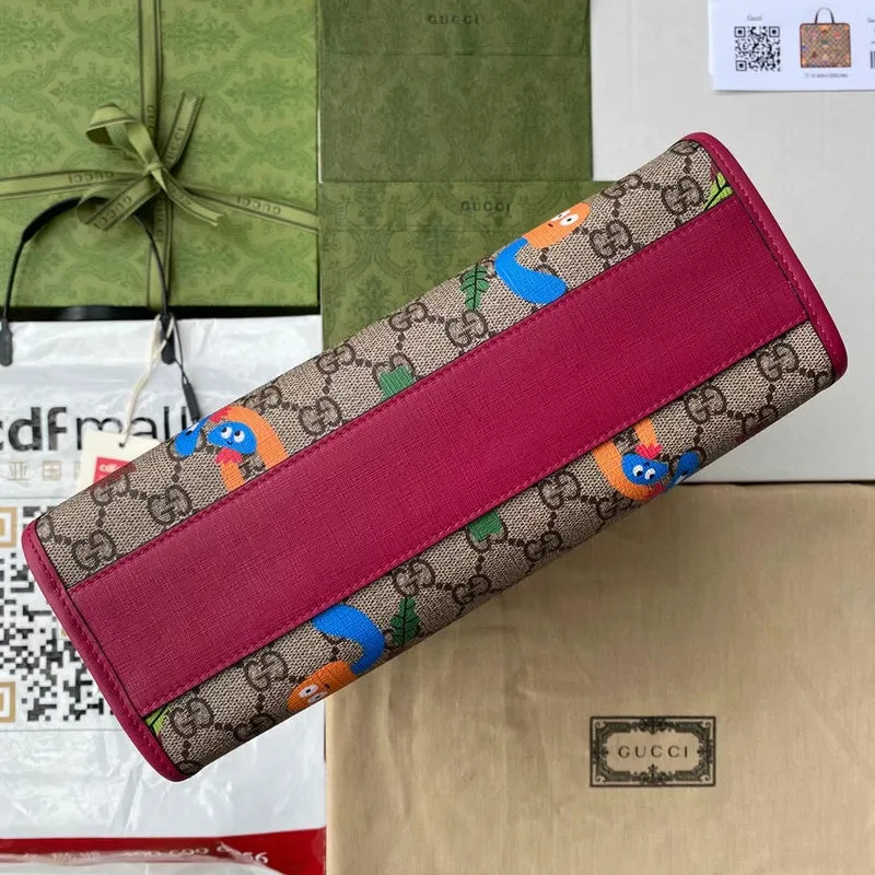 Gucci   Luxury Bags  1056