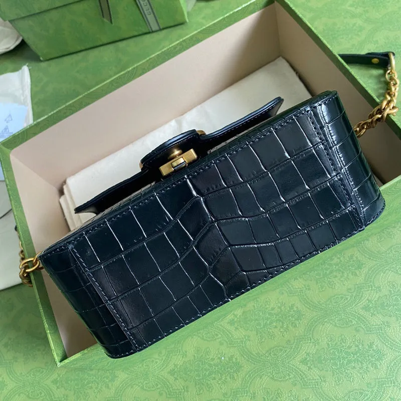 Gucci   Luxury Bags  1131