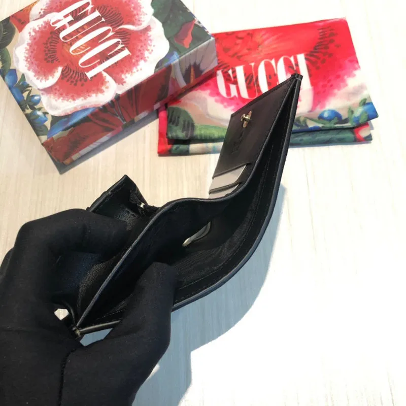 Gucci   Luxury Bags  870