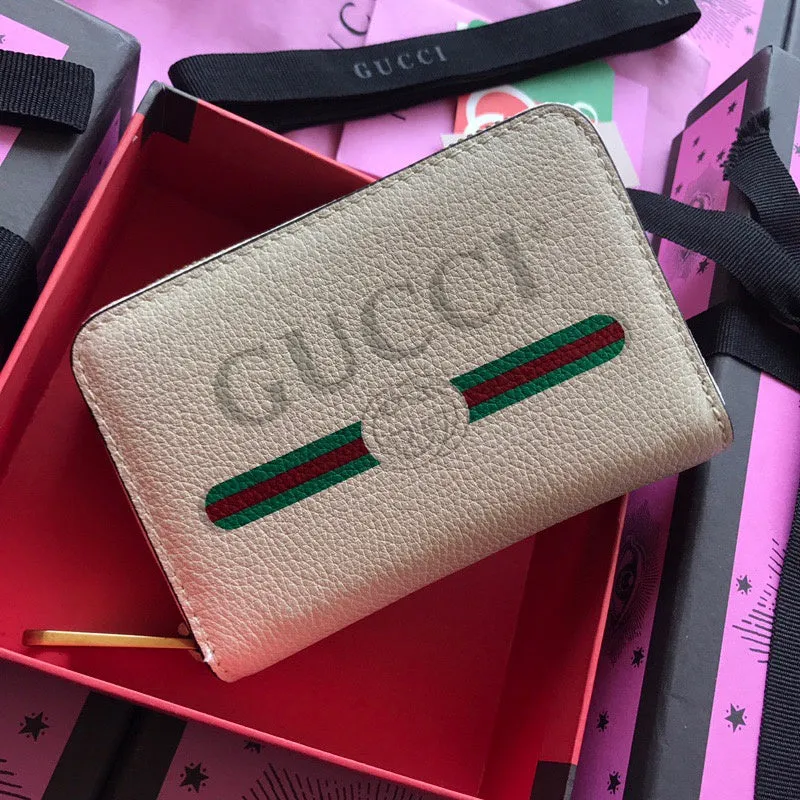 Gucci   Luxury Bags  876