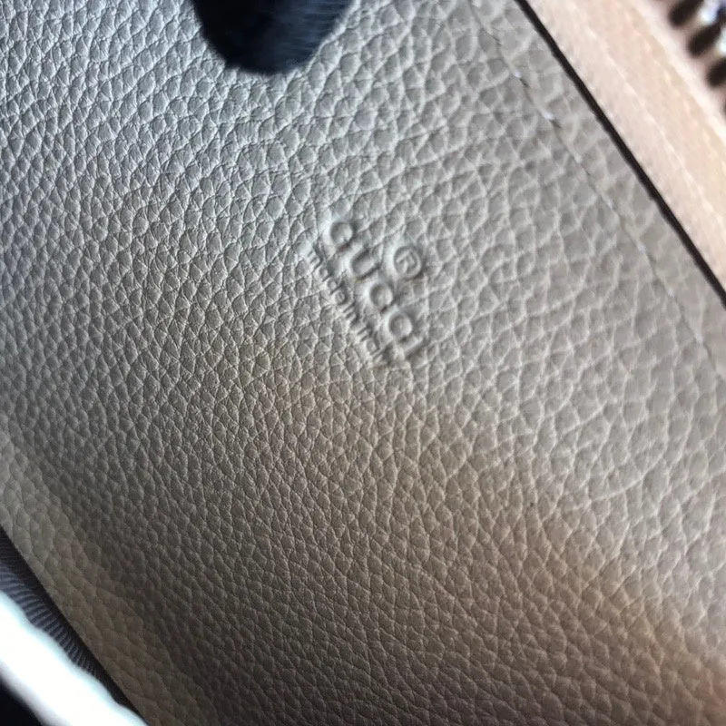 Gucci   Luxury Bags  876