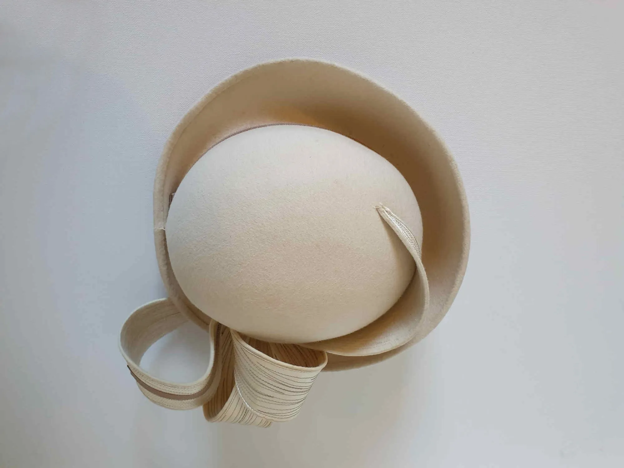 Mr Individual Ivory Hat With Curls - 1960s