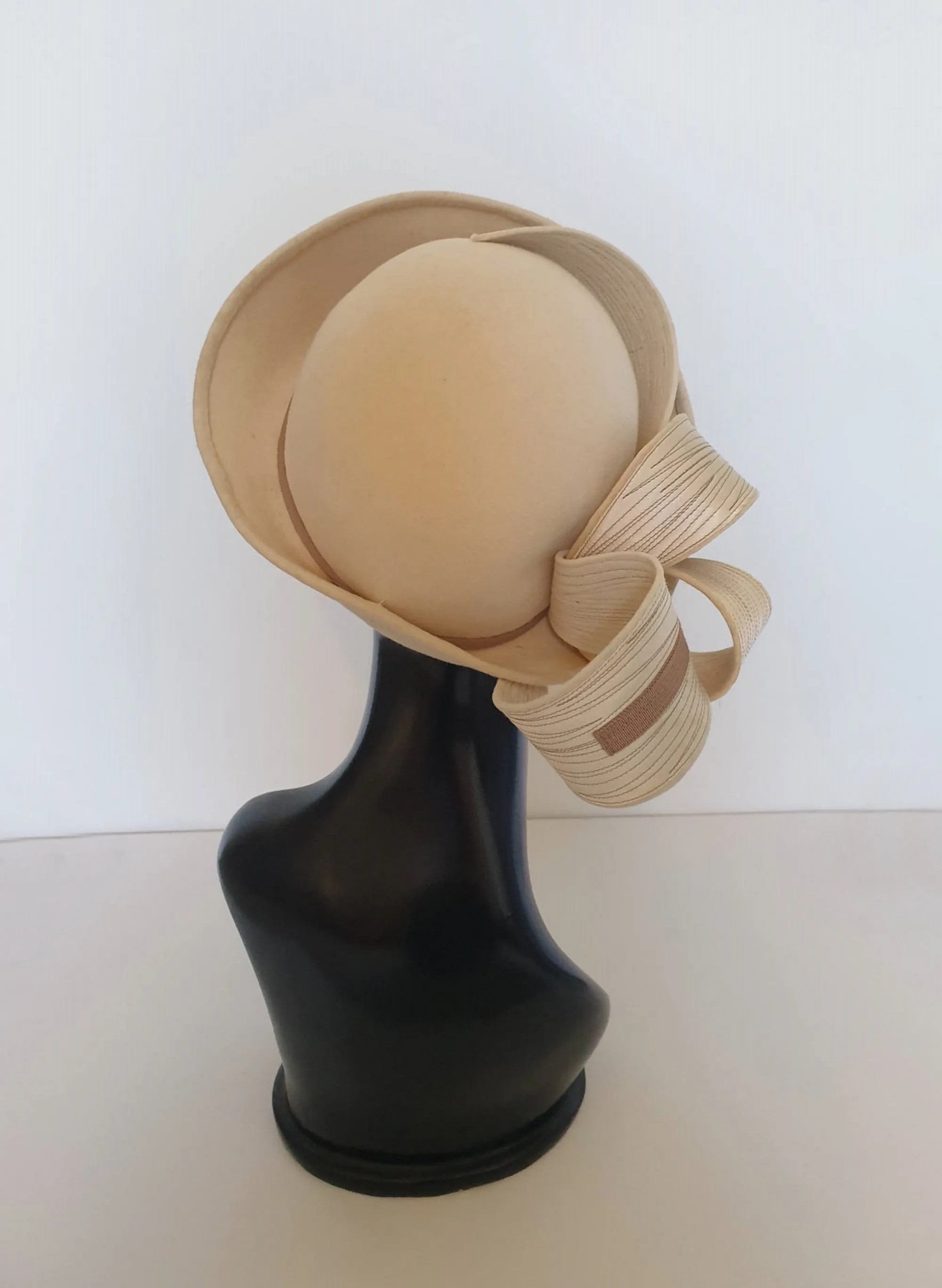 Mr Individual Ivory Hat With Curls - 1960s